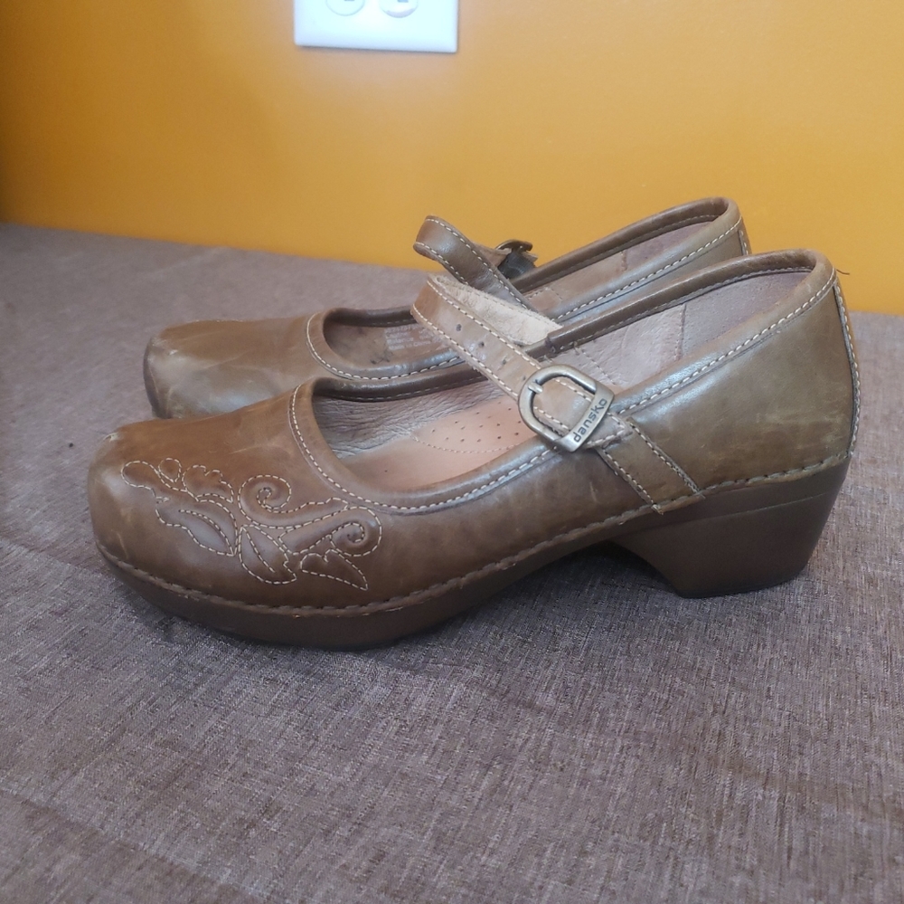 Dansko Clogs Size 39/8